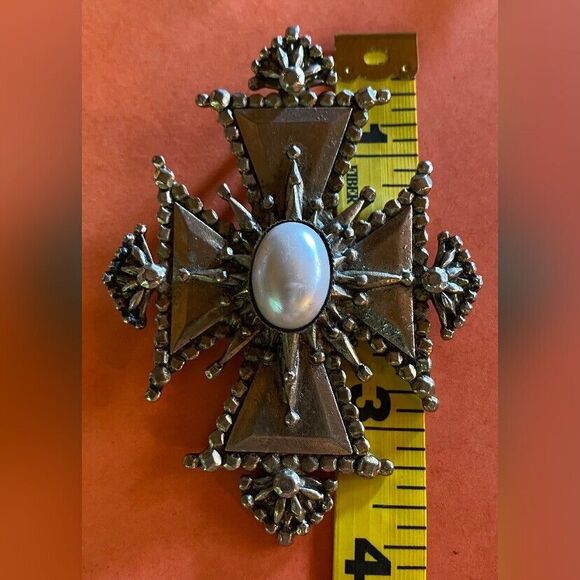 Women’s Pendant Necklace Silver Tone Pearl Cross Goth Maltese Cross 4” - Picture 3 of 3